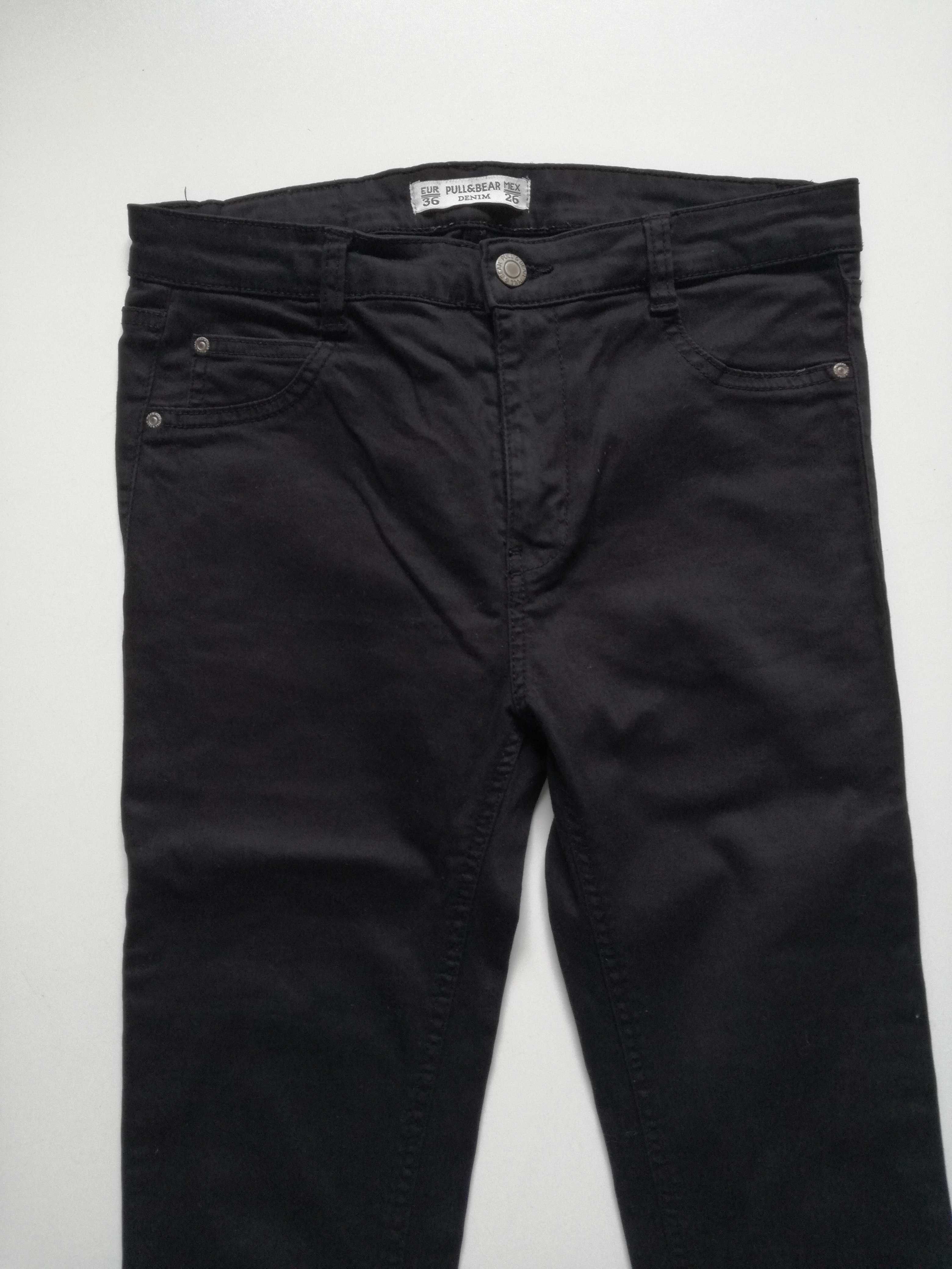 Czarne spodnie dżinsowe rurki  Pull&Bear  36