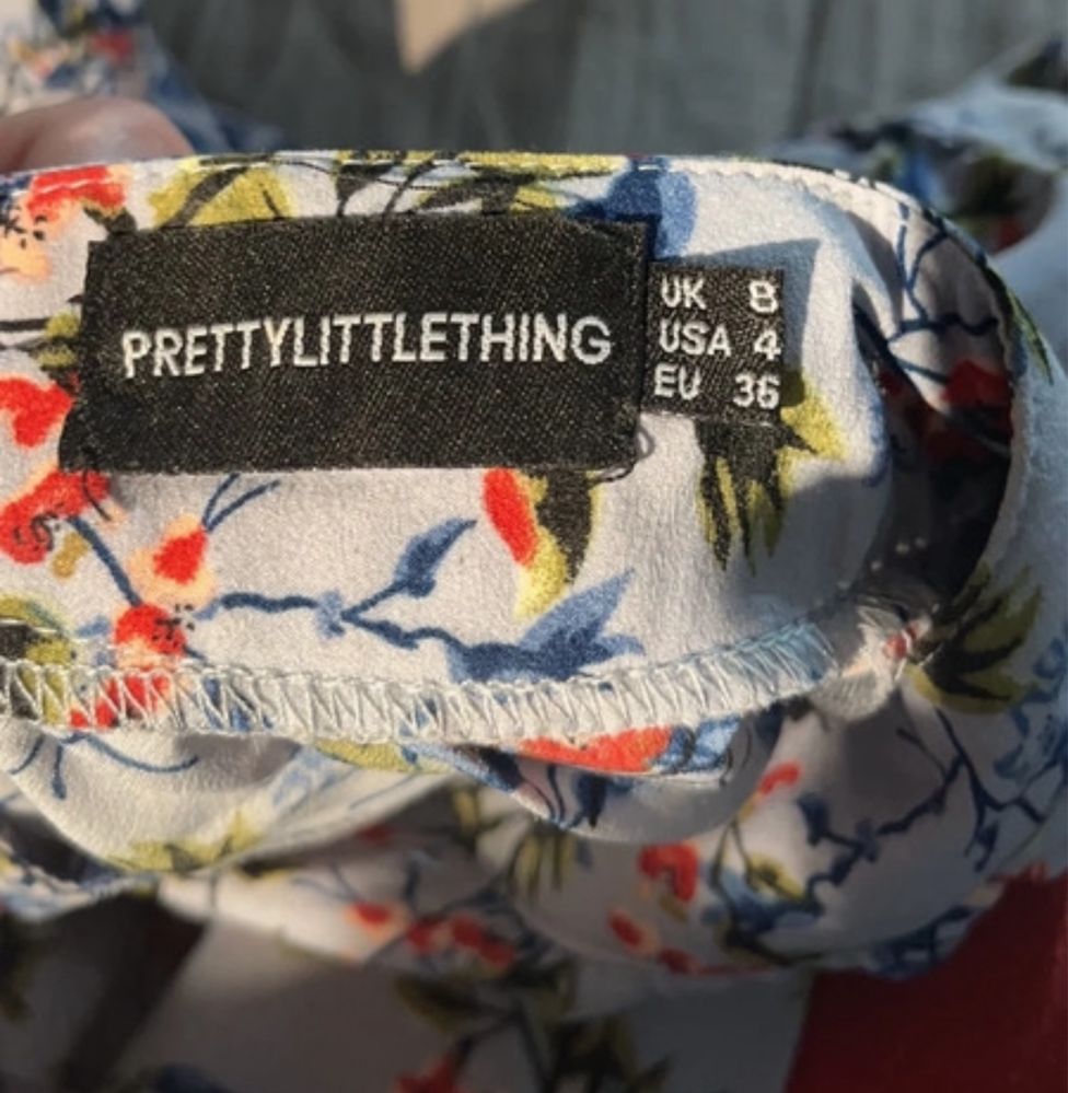 Kwiatow letnia sukienka PrettyLittleThing