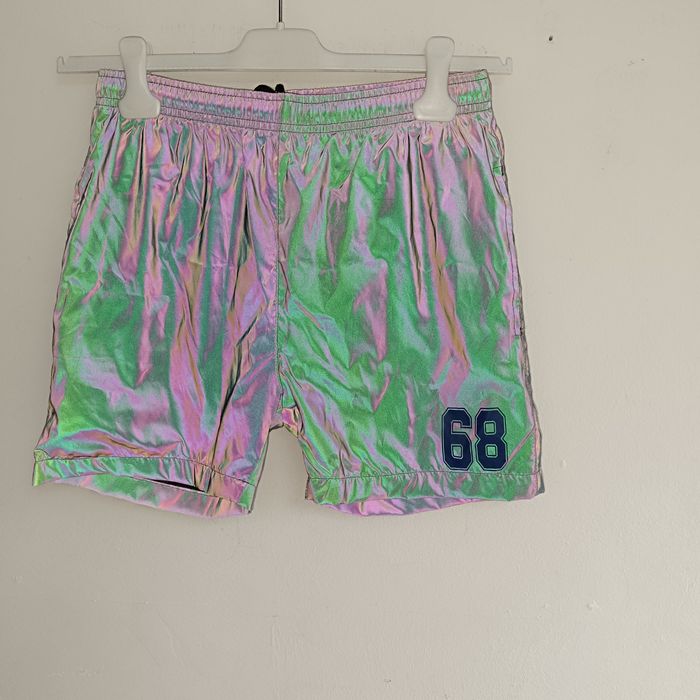 Шорты светящиеся в темноте размер М объем 32 см