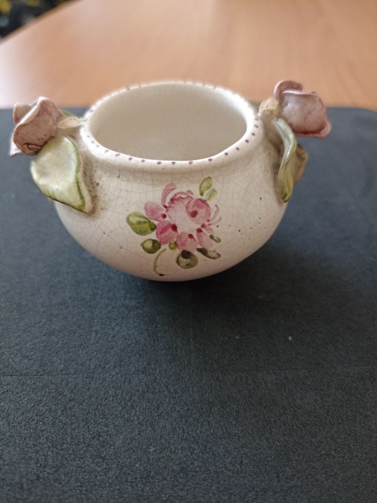 Ceramika nieznanego pochodzenia
