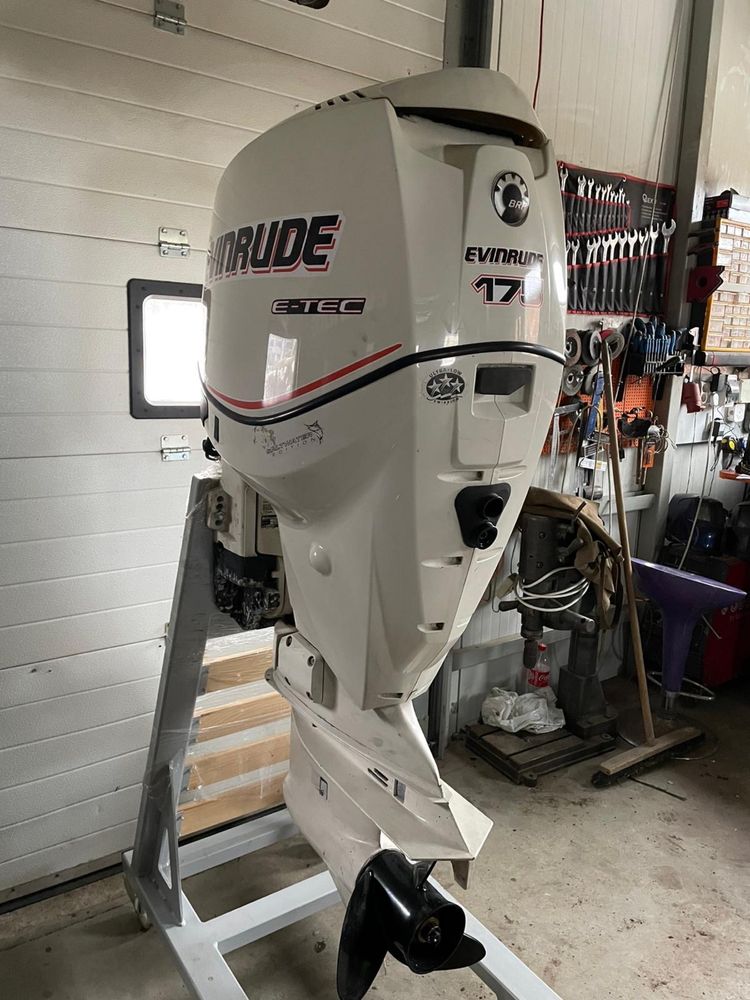 Silnik zaburtowy Evinrude 175 L 2008r + nowa manetka