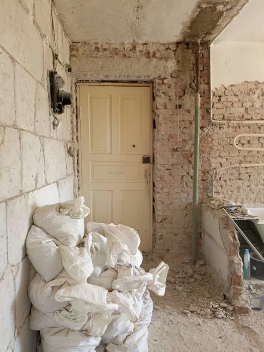 Грузо перевезення сміття будівельного мусору демонтажні монтажні робот