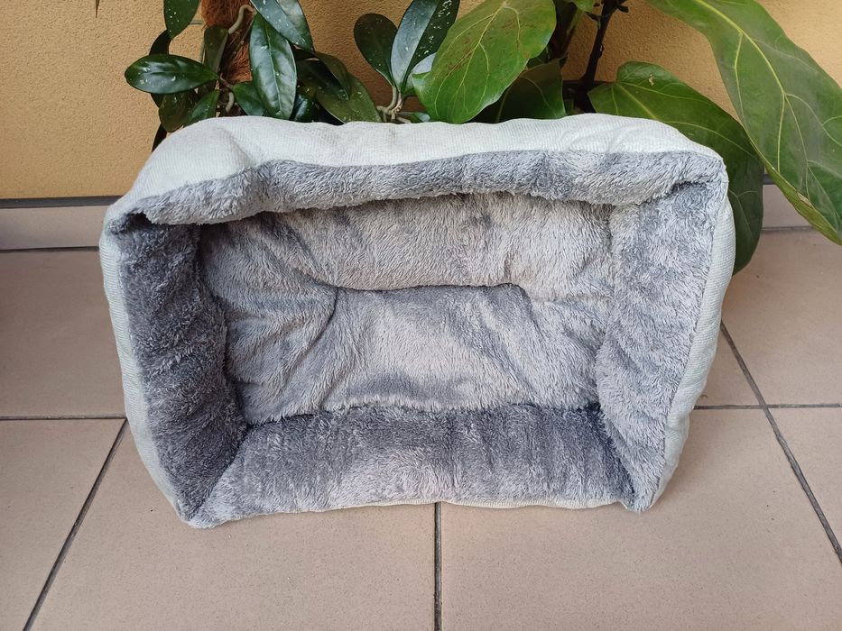 Łóżko, szare legowisko dla małego psa, rozmiar S