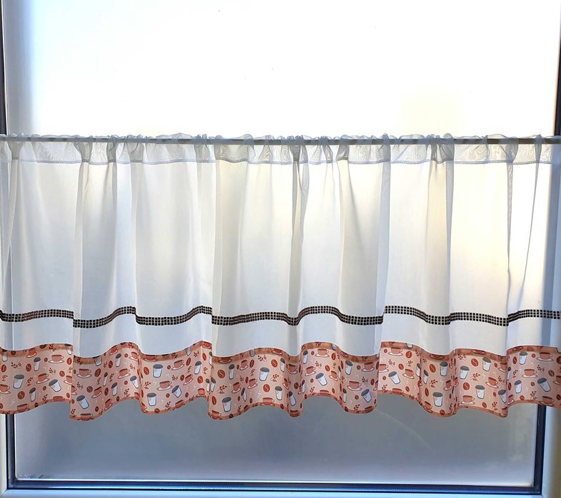 Zazdrostka z wzorami kubków i filiżanek kawy wys. 50cm, długość 150 cm