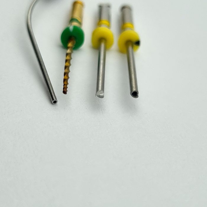 Система для видалення зламаних ендо файлів інструментів
Комплектація н