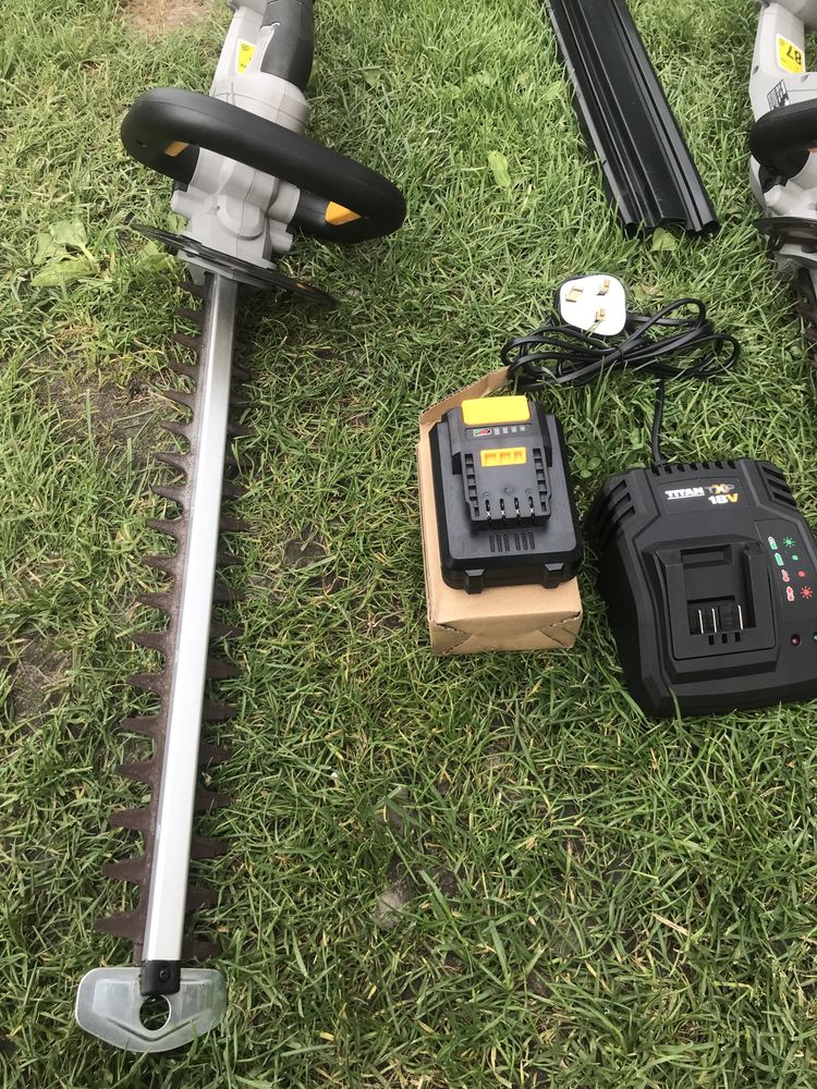 Кущоріз акумуляторний Titan TTI827HDC 45 СМ 18 В 1 X 2,0 з Англії