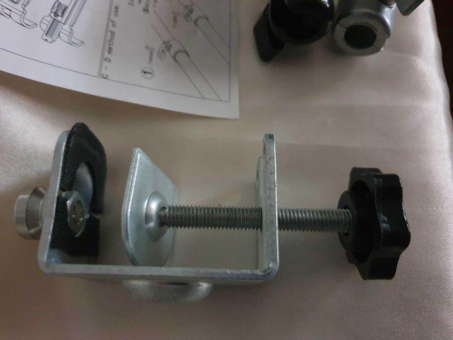 Para Smartphones / Tablets --- Suporte Metálico Robusto Articulado