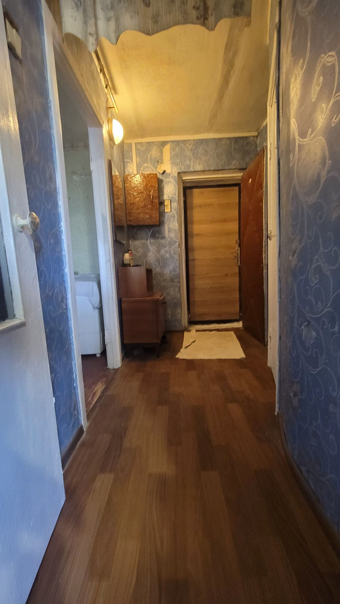 Продам 2-во кімнатну.