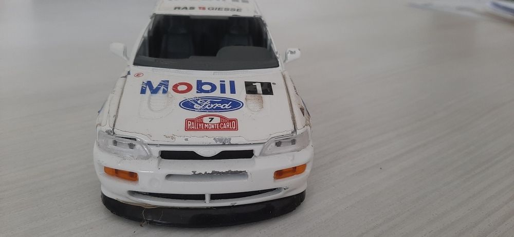 Model Ford Escort RS Cosworth 1/24 Burago
