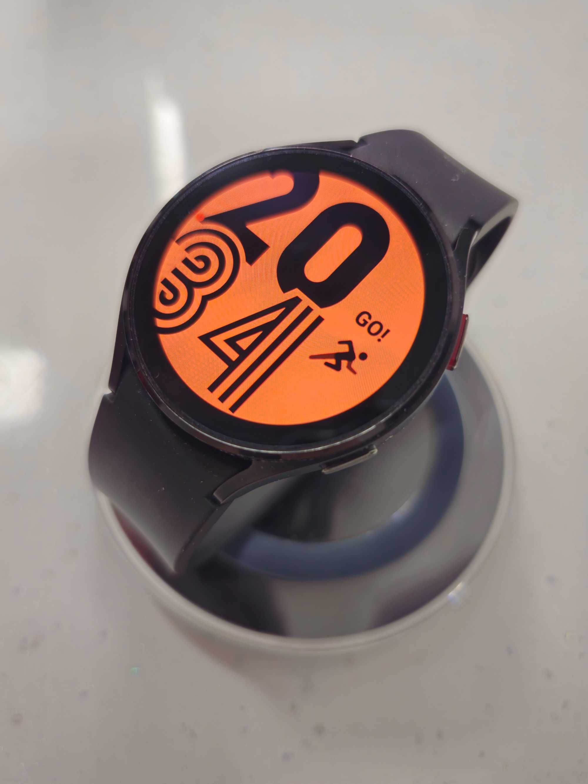 Годинник Samsung Galaxy Watch 4 eSIM 44mm