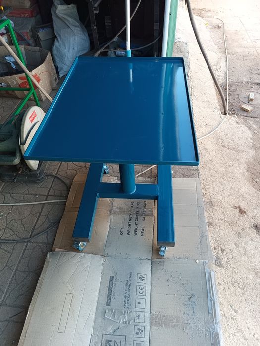 Століки металеві під різні цілі