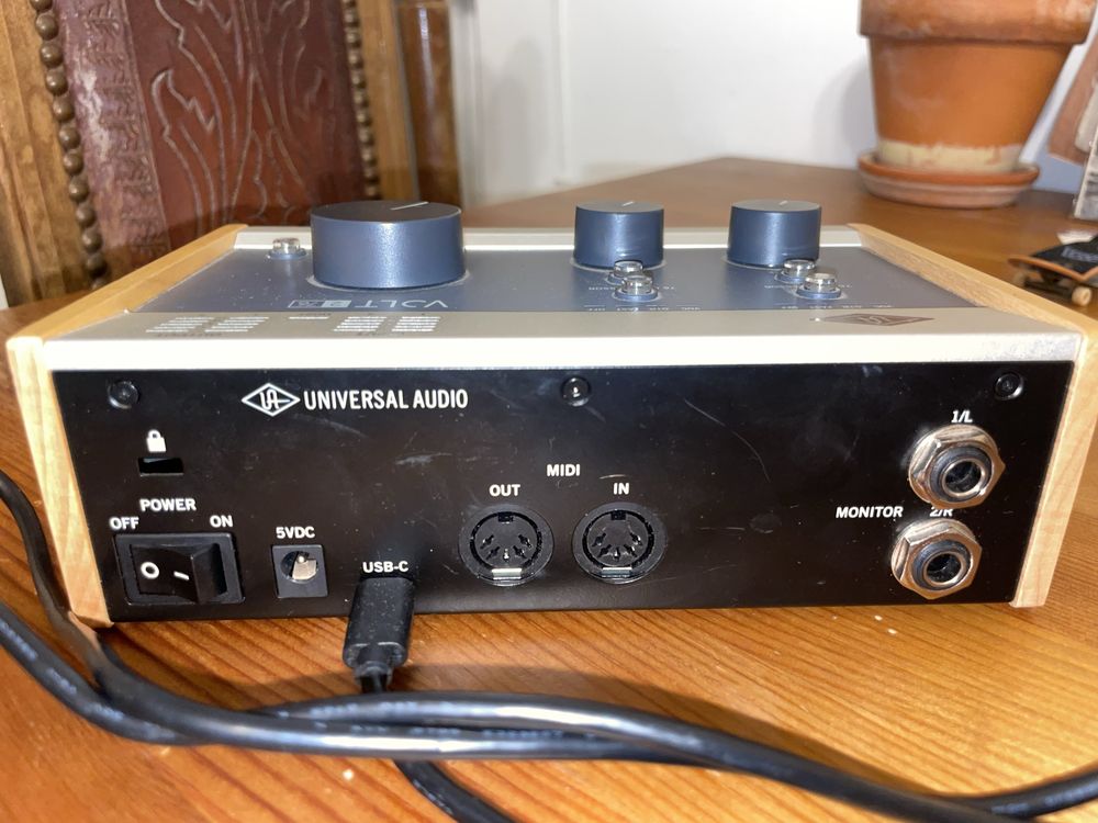 Universal Audio VOLT 276