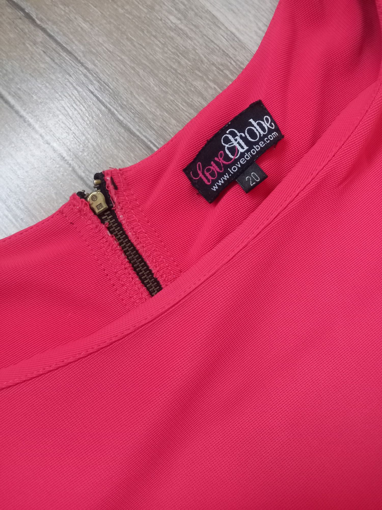 Sukienka róż czarny love drobe 4XL 48 roz 20 suwak