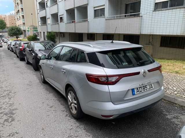 Renault Megane 2016 - Sport Tourer Business - 182000 km - ótimo estado