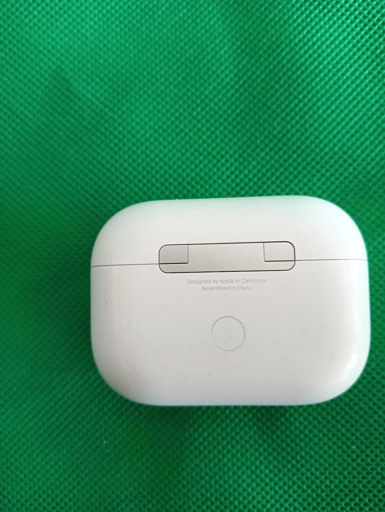 Airpods Pro APPLE 2 Geração USB C (3 anos garantia)