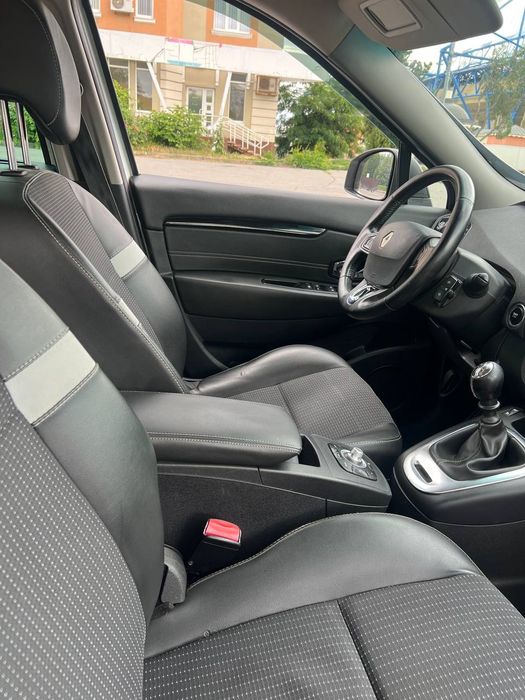 Продам Renault Scenic 2016р