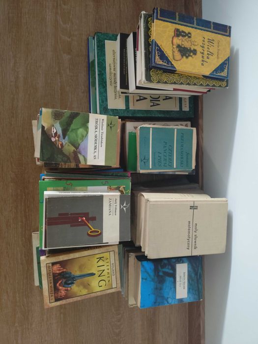 Kolekcja 68 (głównie starych) książek