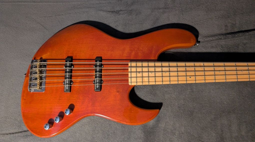 Gitara basowa Nexus 5 str. Sprzedam