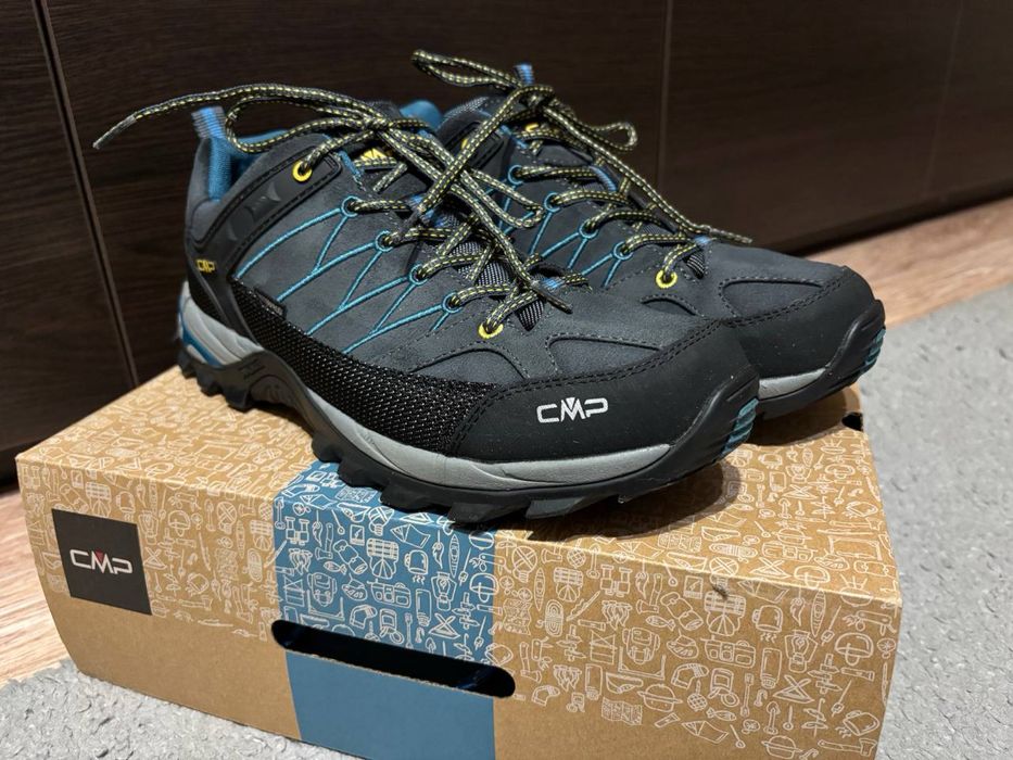 Кросівки чоловічі