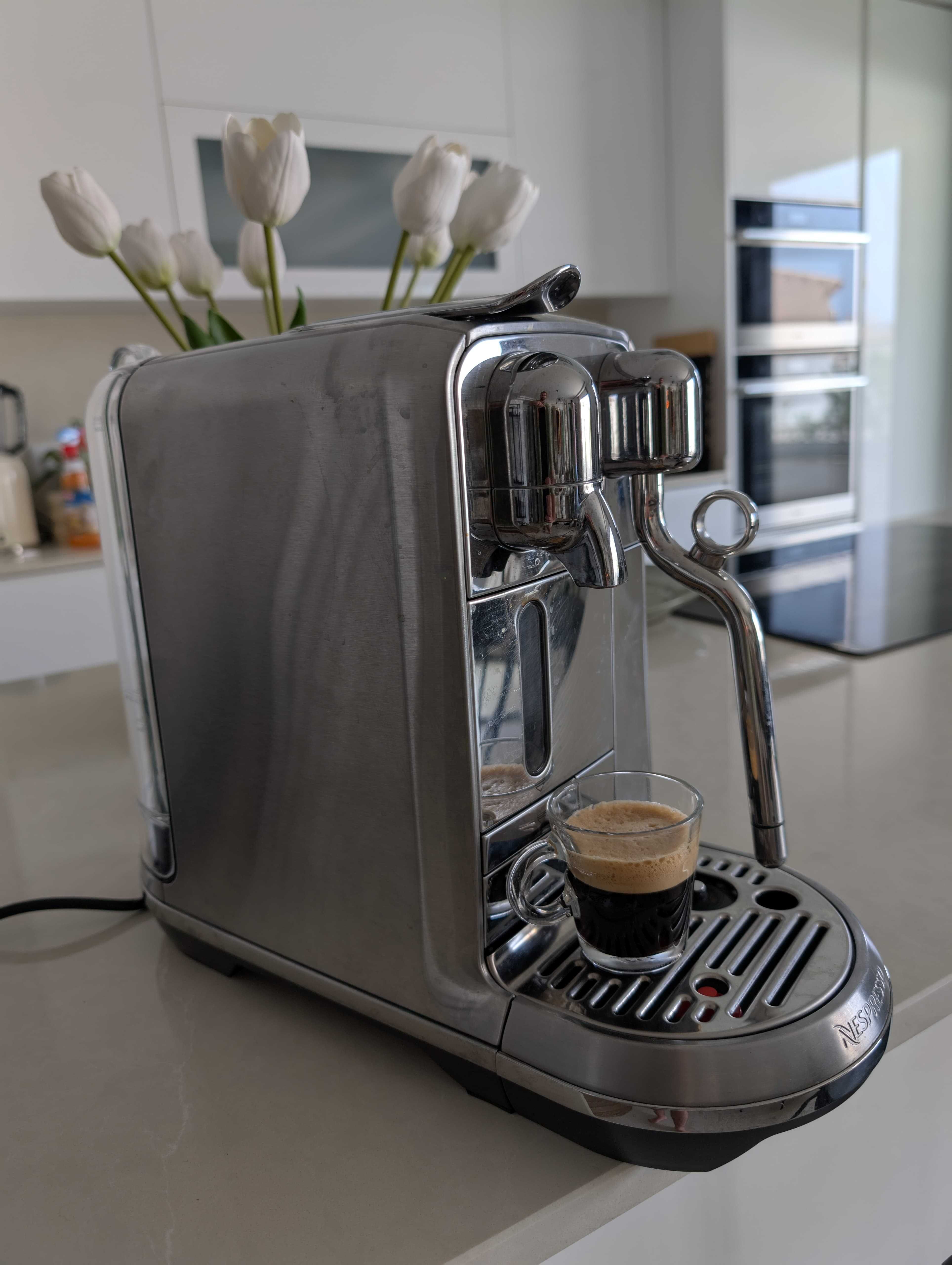 Máquina de Café Nespresso Creatista Plus