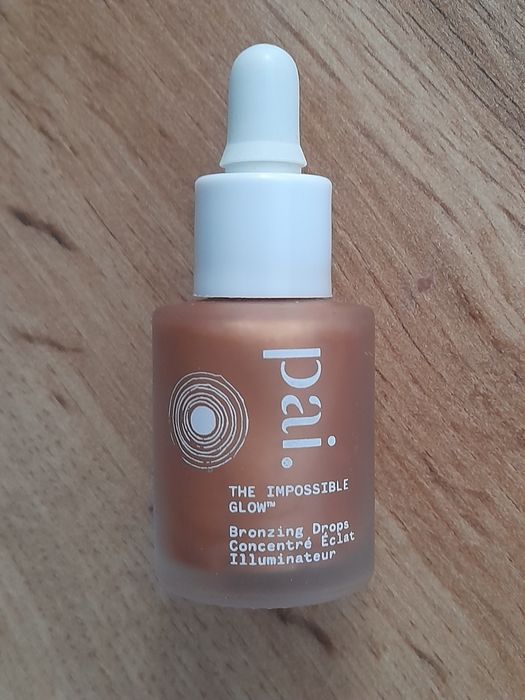 Pai. Rozswietlacz w płynie/krople brązujace