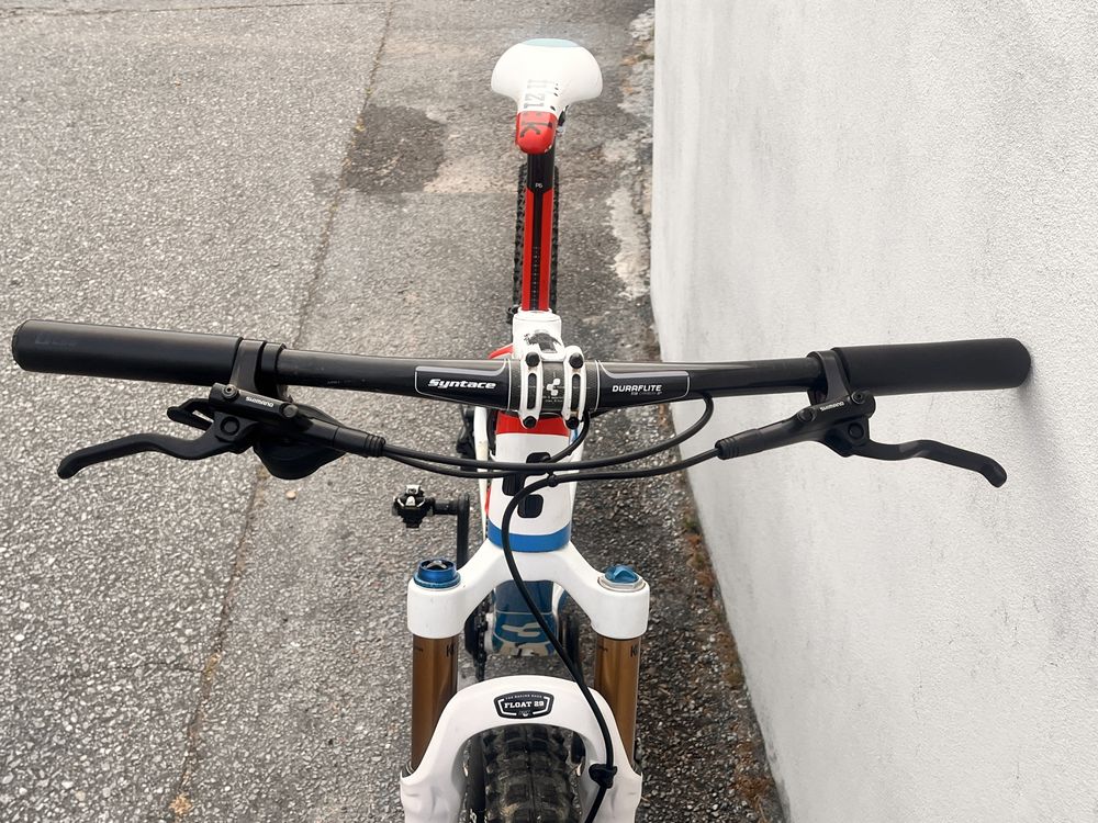 Cube 29 carbono com Fox Kashima