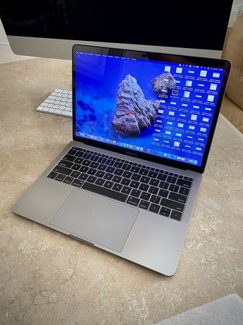 MacBook Pro 13 2017 8/256 Space Gray