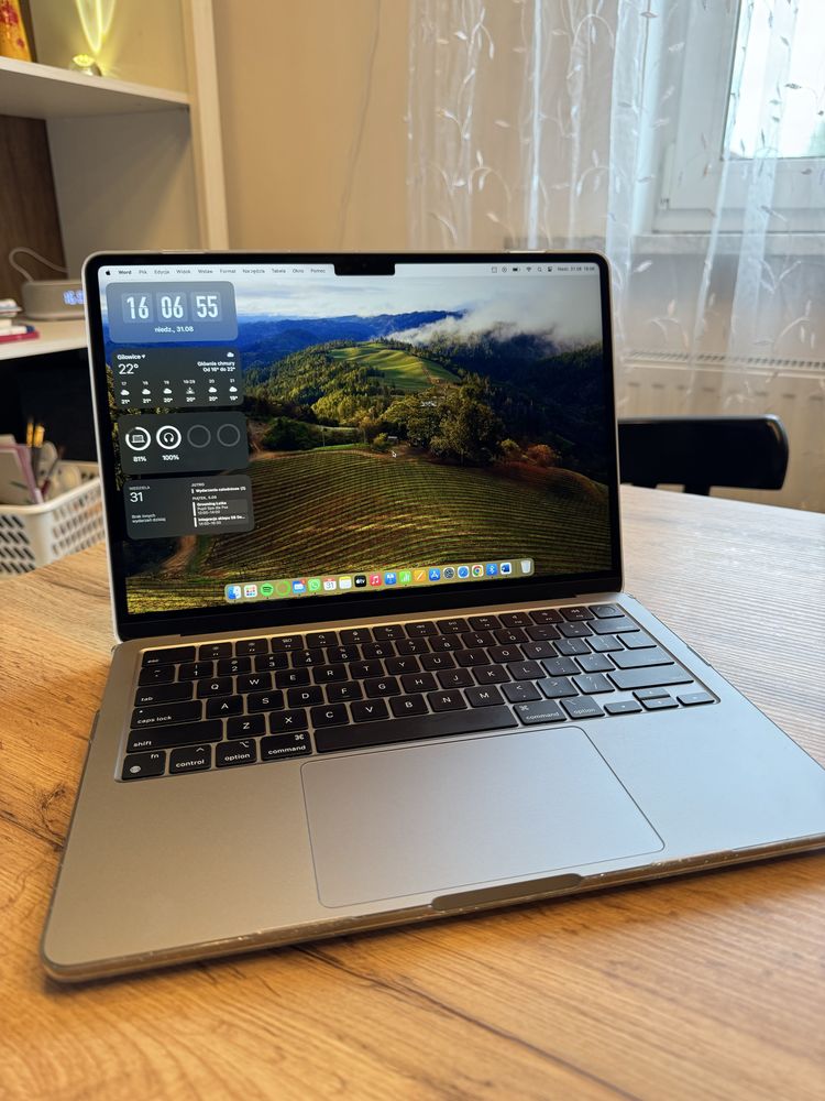 MacBook Air M2 8GB / 256 GB w idealnym stanie