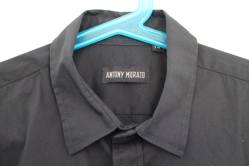 Camisa azul marinho. Rapaz 14 anos. Antony Morato