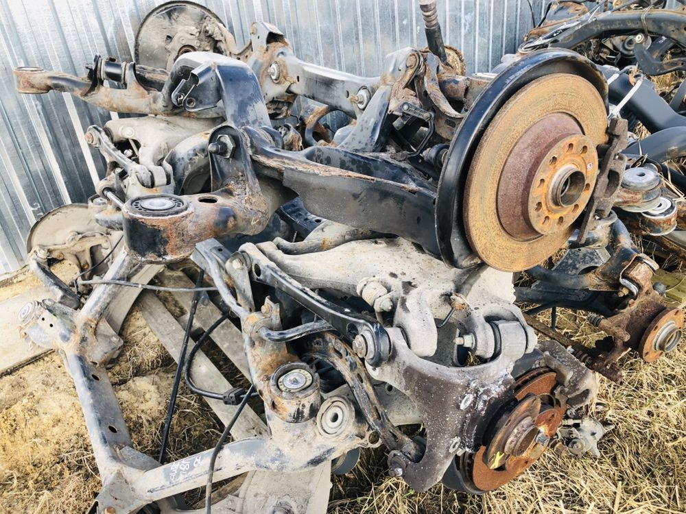AUDI A3 8L 8P A4 B5 B6 B7 A6 C5 C6 belka tyl kolyska sanki