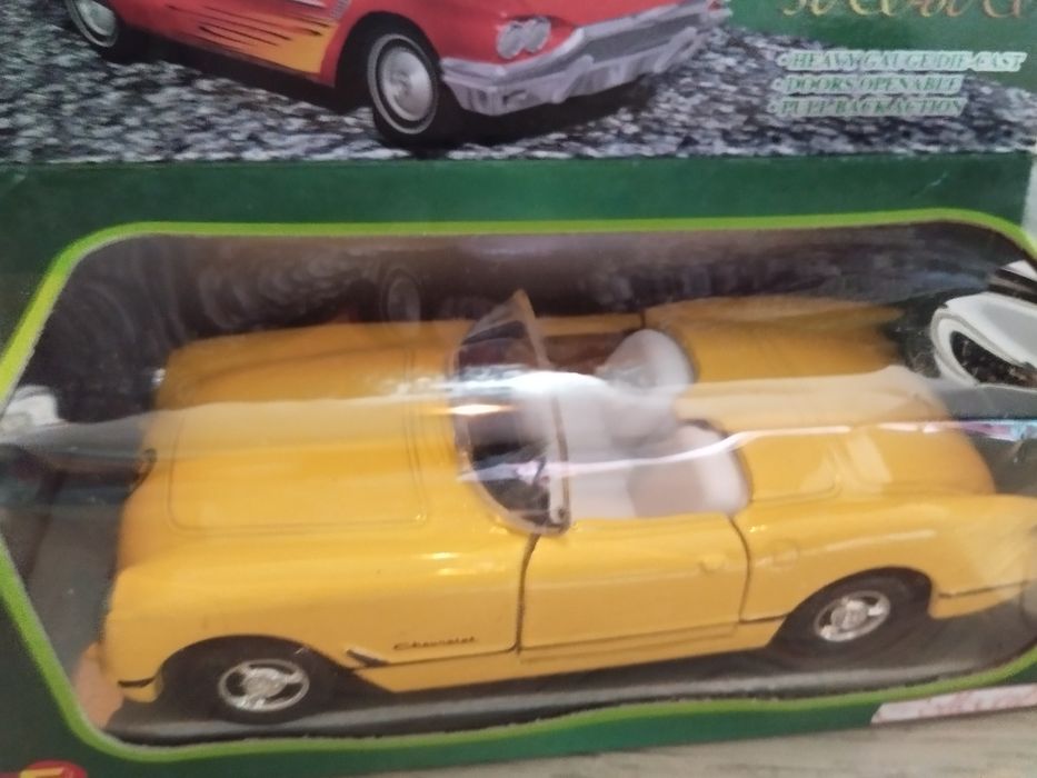 Chevrolet Corvette amarelo Superior Swinging Series 2 diecast 1:43 nov