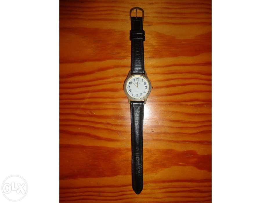 Relógio Quartz Romano