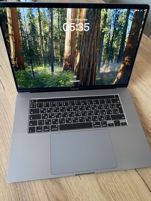 MacBook pro,16 2020год,a2141