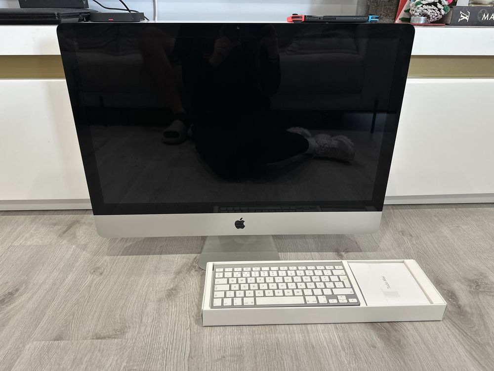 iMac 27 - inch Led 16:9 widescreen computer