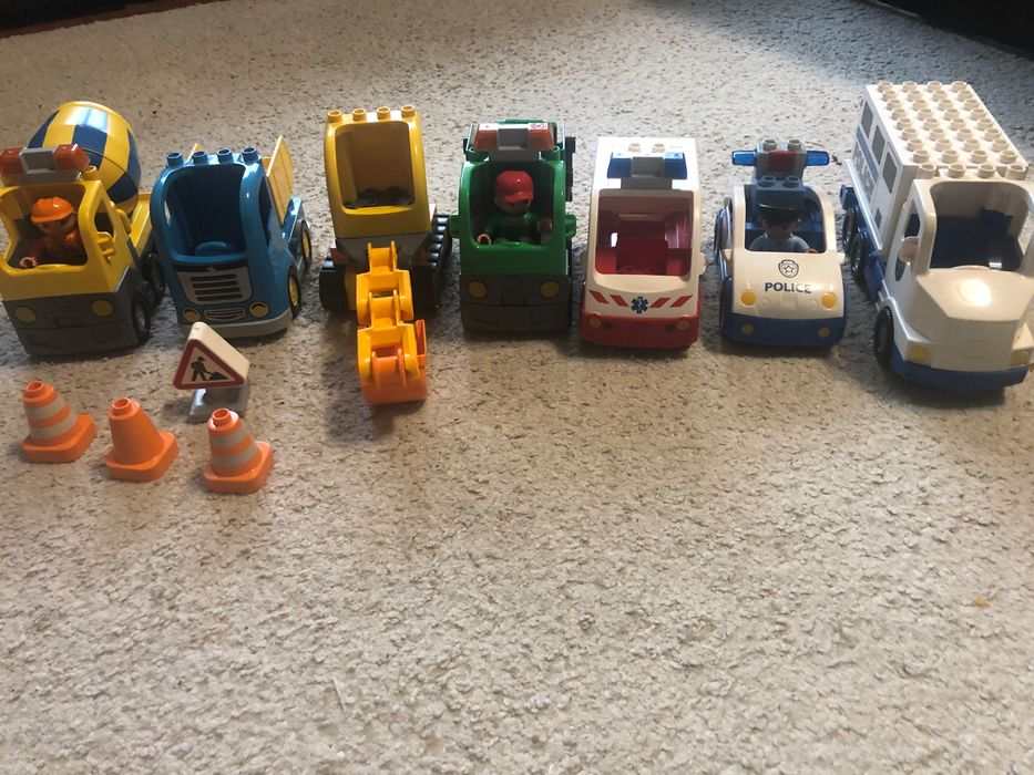 Lego duplo karetka policja betoniarka koparka śmieciarka - 7 pojazdów