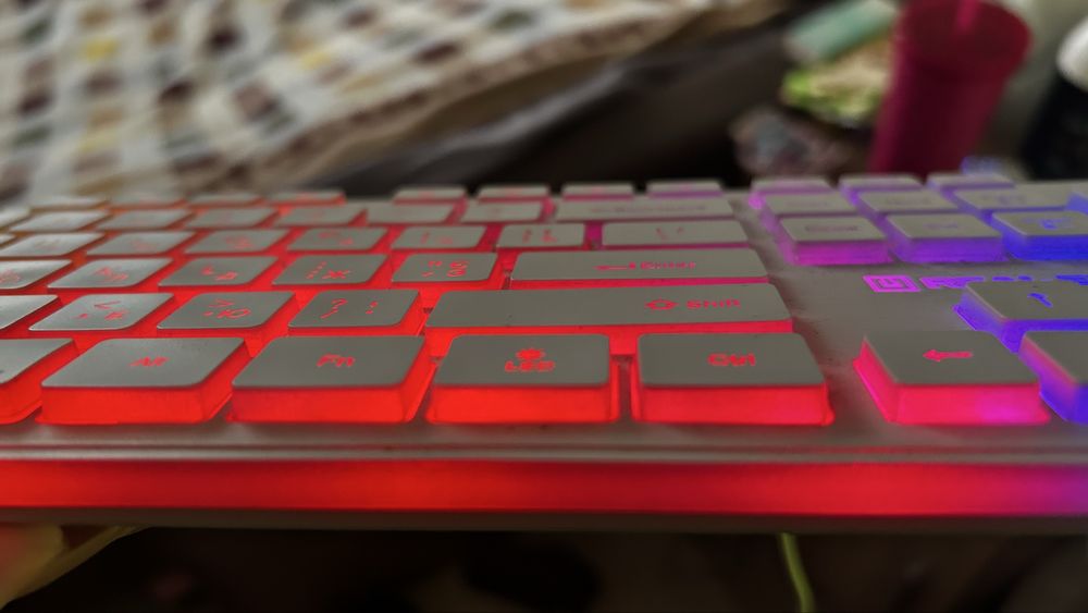 Продаю мембранну рожеву клавіатуру