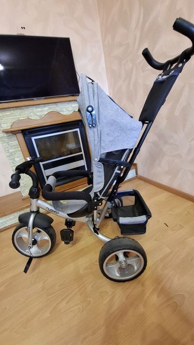 Дитячий велосипед з ручкою