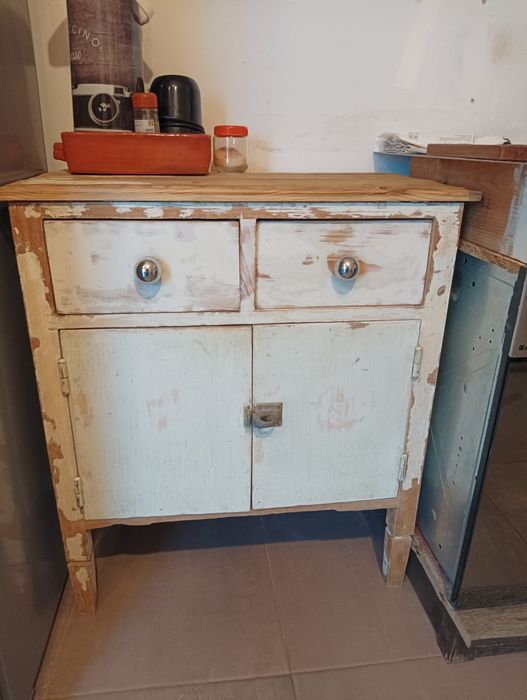 Armário de cozinha restaurado