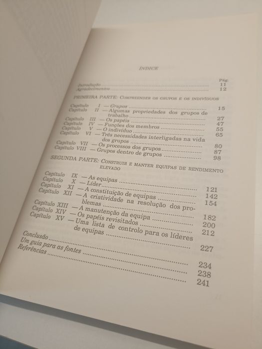 Livro A gestão eficiente de uma equipa - John adair