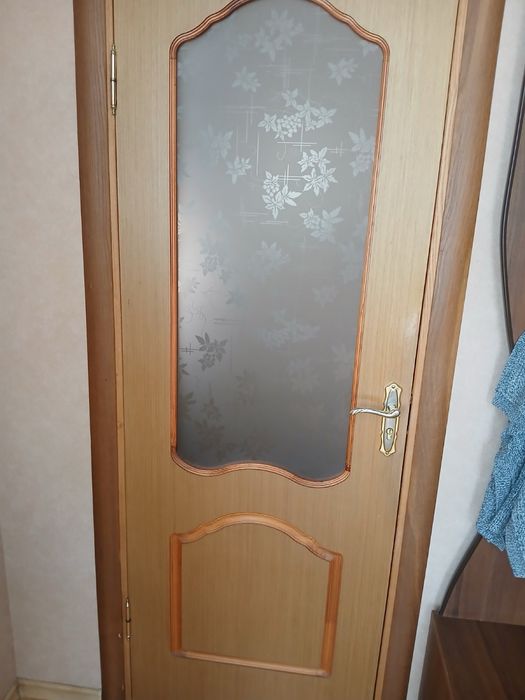 Прдаю даері міжкімнатні.Самовивіз. Розмір 0,96*2.05 2шт. 0,76*2.05