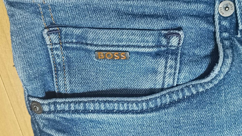 Męskie spodnie jeansowe HUGO BOSS TABER BC-C r.L stan bardzo dobry