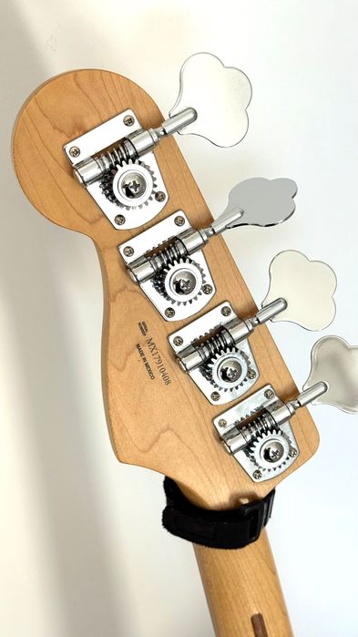 Fender Jaguar Bass + Seymour Duncan upgrade