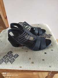Czarne sandały damskie rozmiar 38