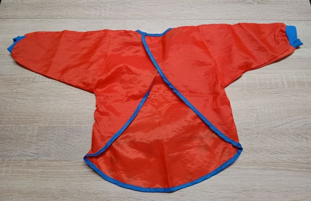 Fartuch dziecięcy Ikea z rękawkami czerwony