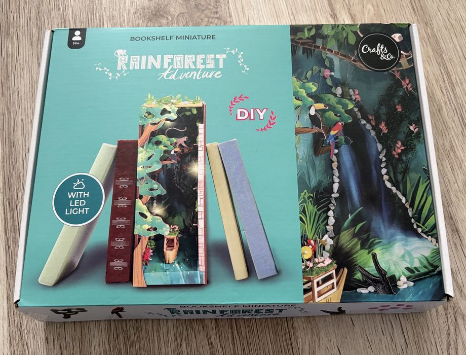 Podpórka do książek rainforest adventure DIY