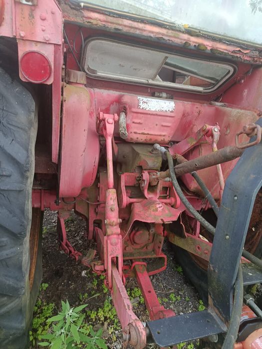 Ciągnik rolniczy Traktor z rembakiem Internacional 4-cylindrowy