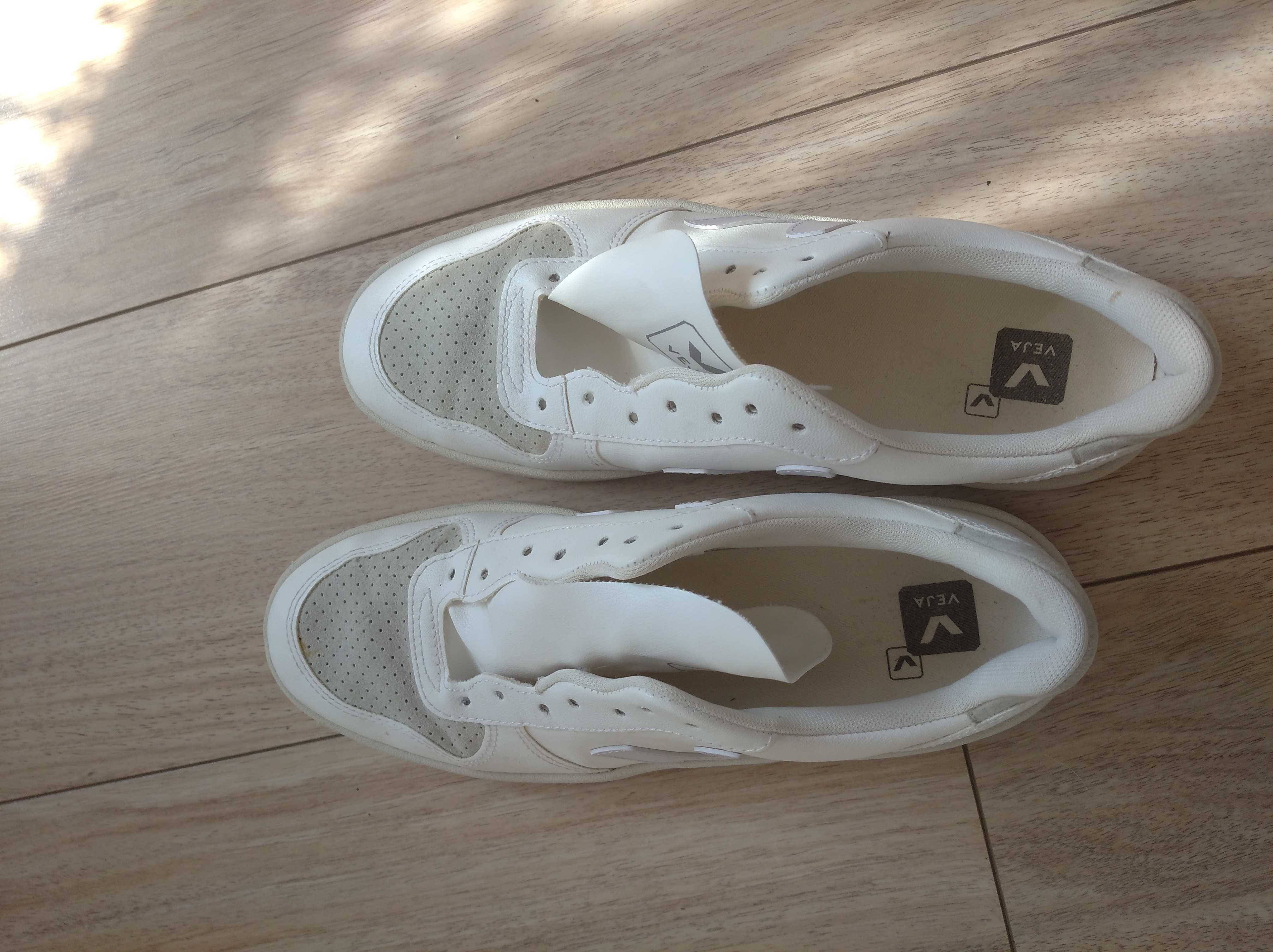 Butu damskie sportowe roz.42