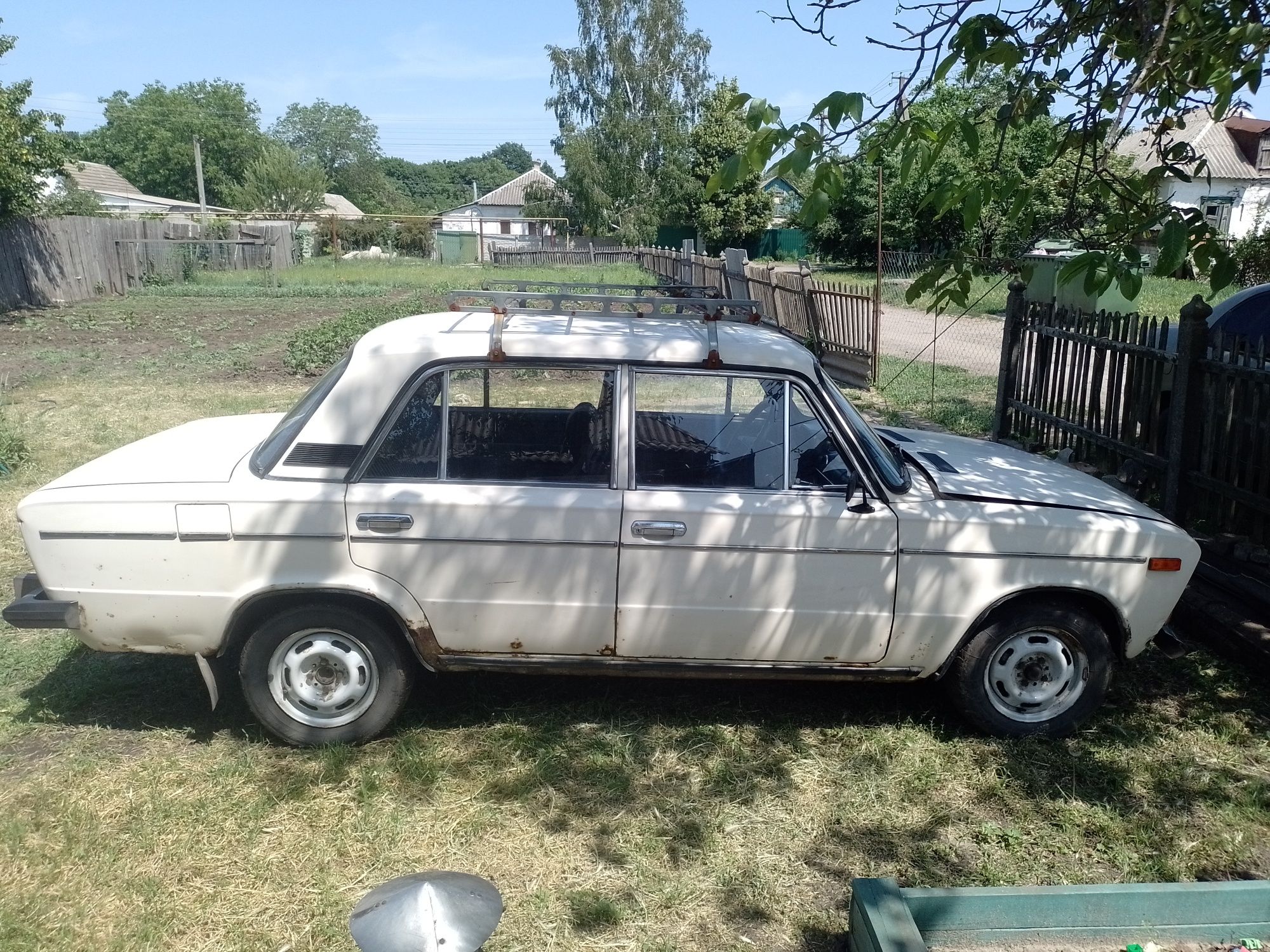 Автомобіль ВАЗ 2106