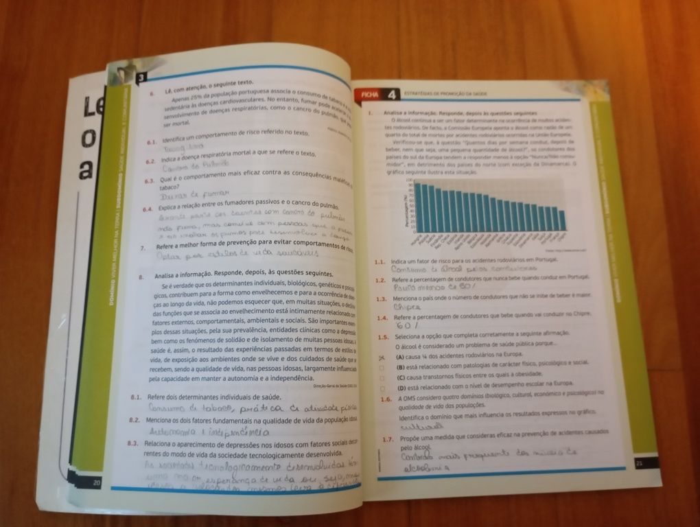 Livro escolar de ciências naturais