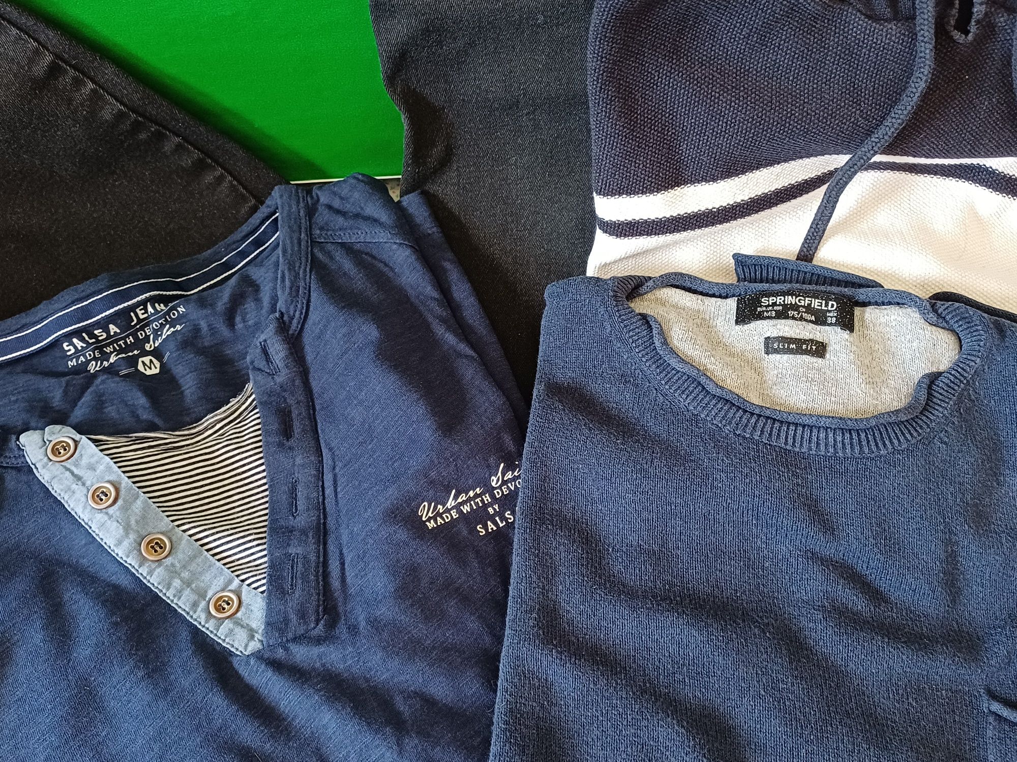 Lote de roupa para homem tamanho M.